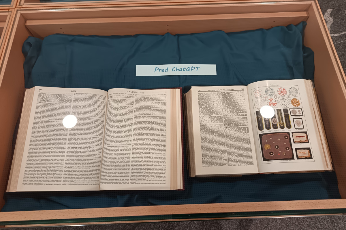Razstava starega referenčnega gradiva: Pred ChatGPT