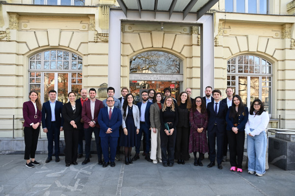 Naslovna fotografija